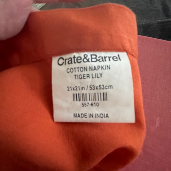 Crate and Barrel Fall coloured place mat with Napkins - Picture 4 of 4